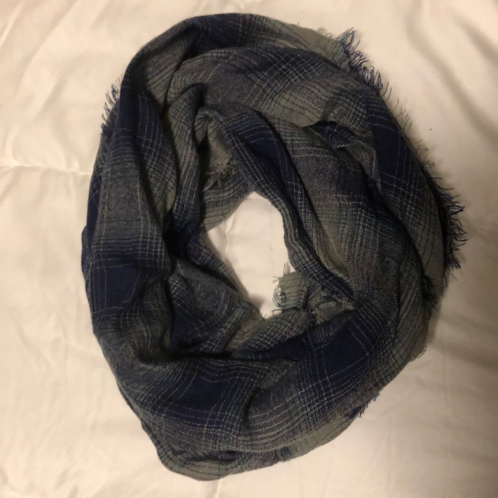 Steve Madden Scarf